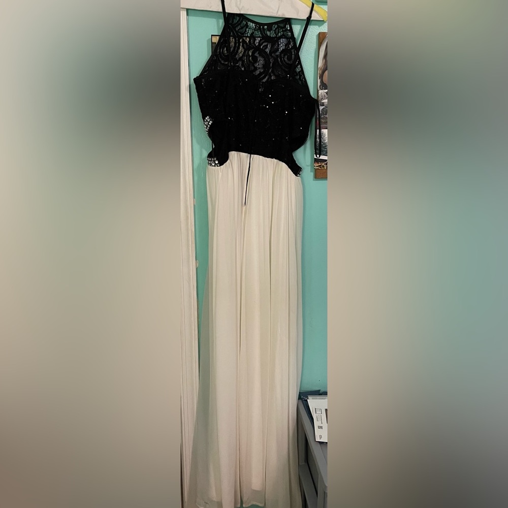 Prom dress - Picture 3 of 7